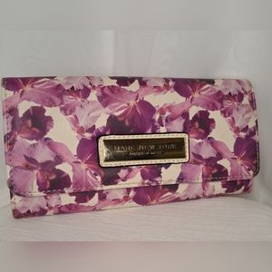 MARC New York wristlet tri-fold wallet Credit card holder Purple and flower.